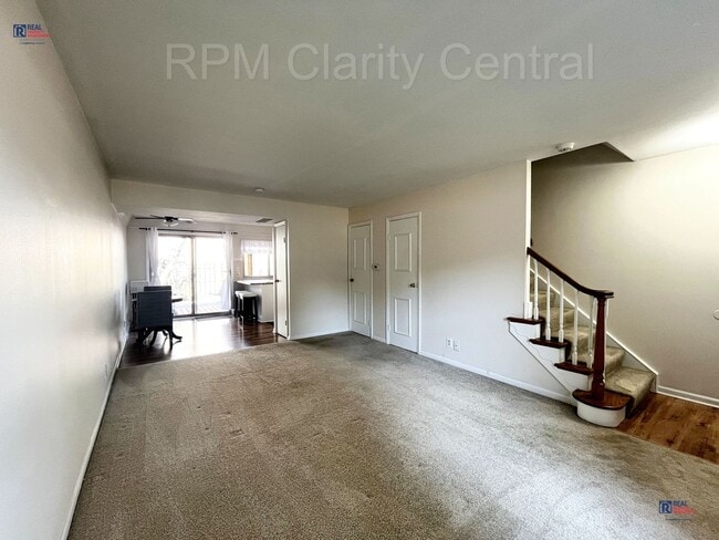 Building Photo - 2BR Condo Near OSU | Patio, Pool Access, Recently Reduced