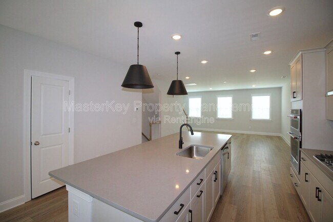 Building Photo - 612 Amaranth Dr