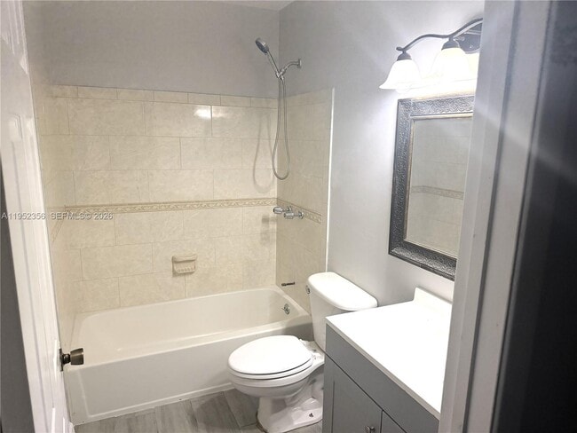 Building Photo - 1822 SE Oxmoor Ct