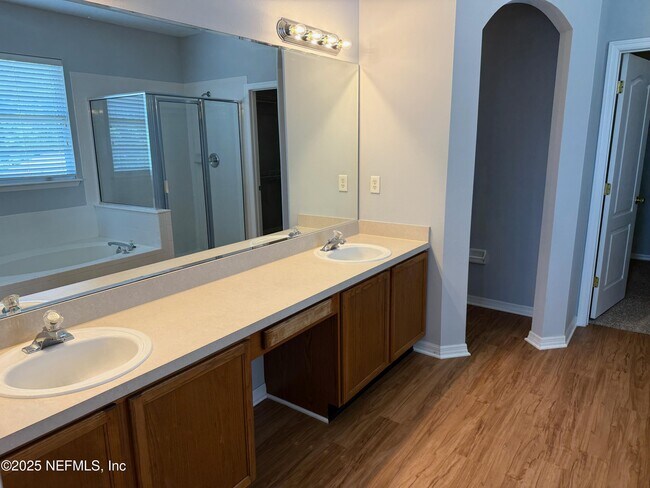 Building Photo - 3040 Postmill Dr