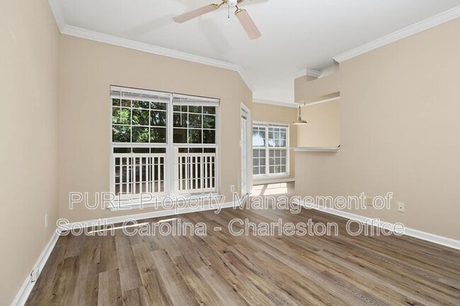 Building Photo - 700 Daniel Ellis Dr