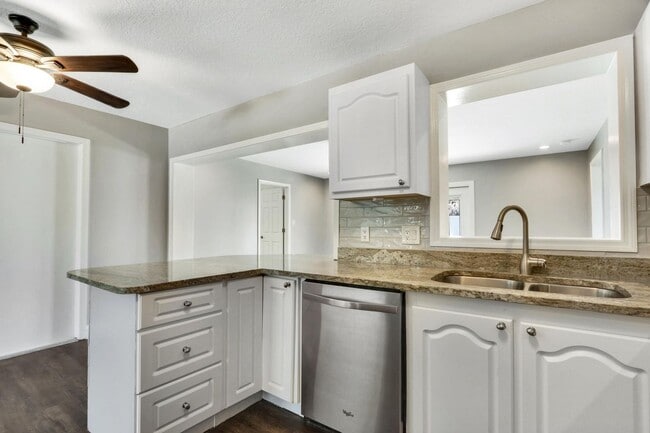 Building Photo - 105 Wingate Dr