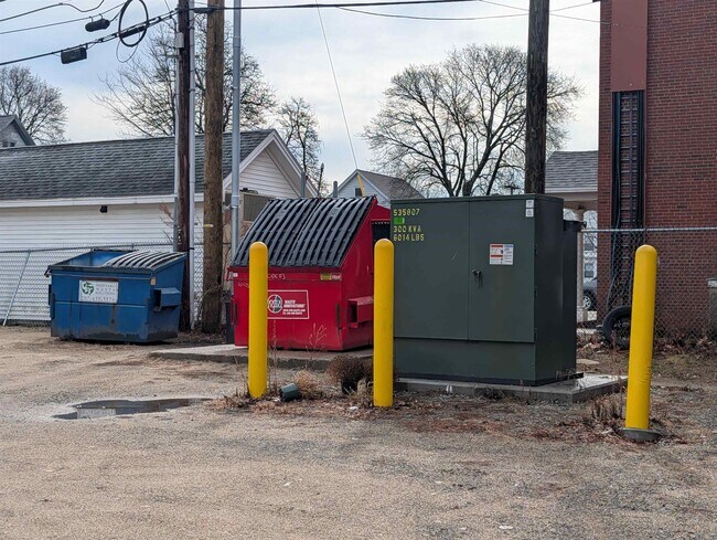 Building Photo - 22 S Main St