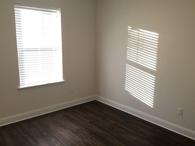 Building Photo - 58 S Lancaster Dr