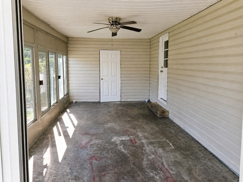 Building Photo - 1222 Pickett Ave