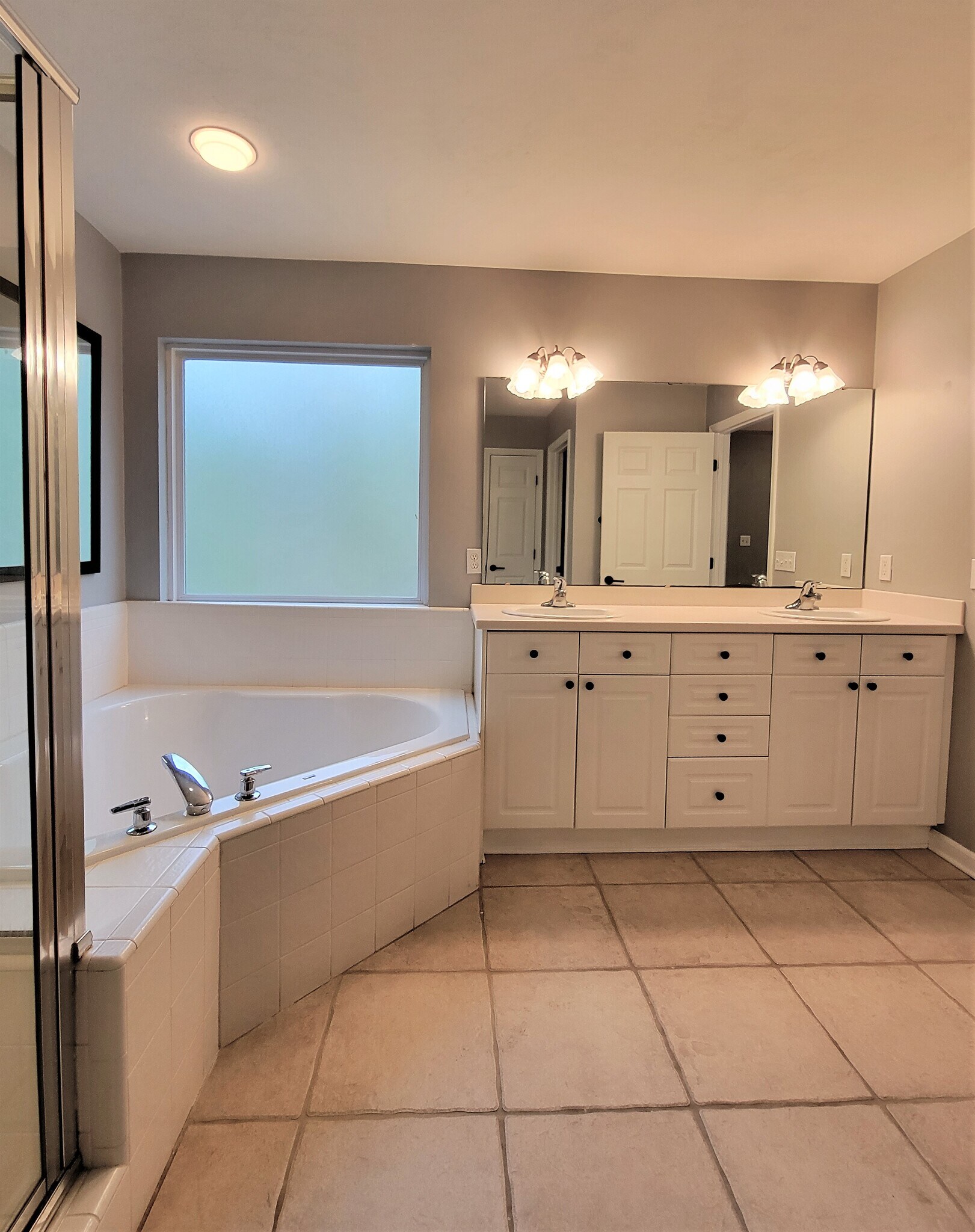 Building Photo - 2921 Alexis Ln