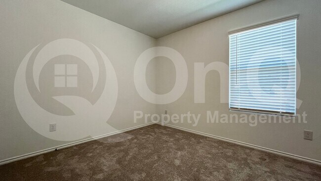 Building Photo - 812 Poppy Cv Ln