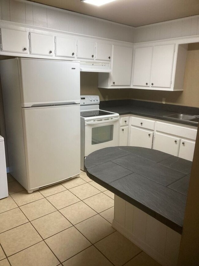Building Photo - Nice 2 bed 1 bath apt in Portales - All Bills Paid!
