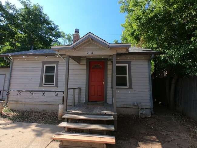 Building Photo - 912-914-914 Pleasant St