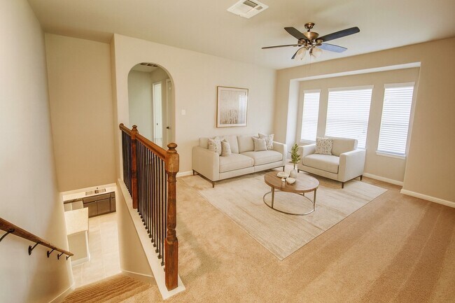 Building Photo - 10918 Hillside Dr