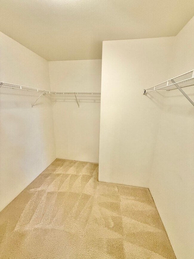 Building Photo - Available Now! Ocean Pointe – 3 Bedroom / ...