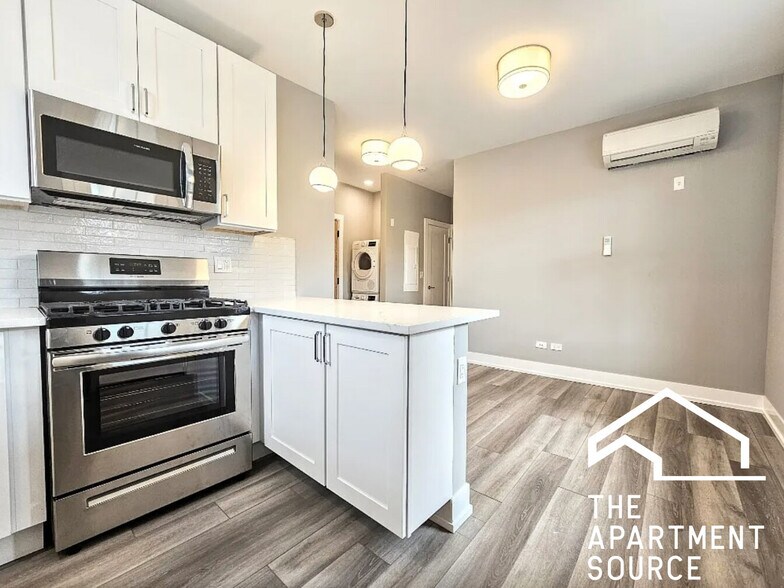 Building Photo - 3939 N Janssen Ave