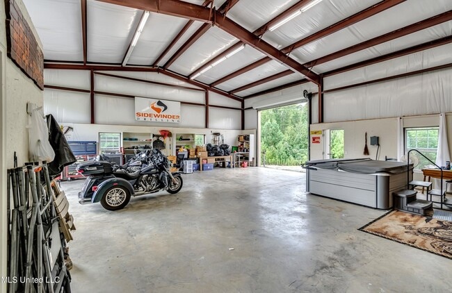 Building Photo - 1998 MS-16