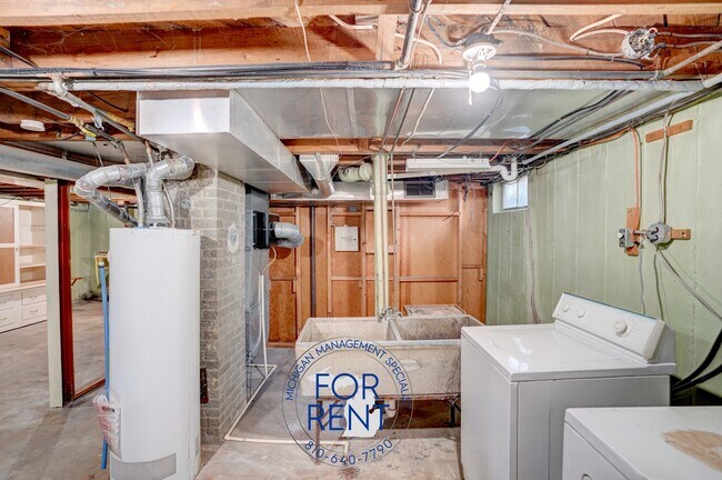 Building Photo - 708 Fremont St