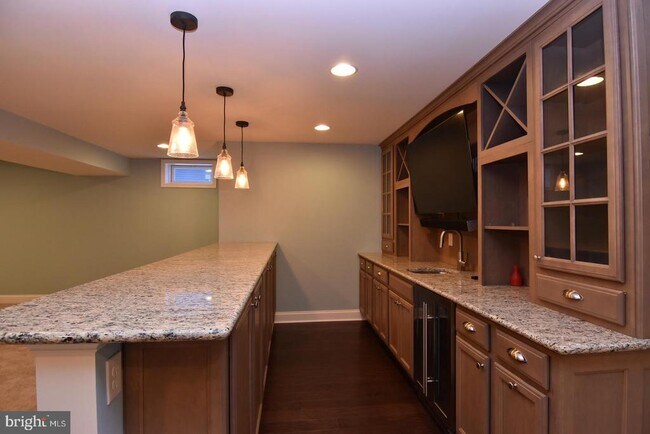 Building Photo - 16058 Rockport Dr