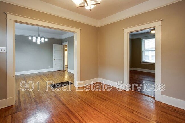 Building Photo - 1552 Forest Ave