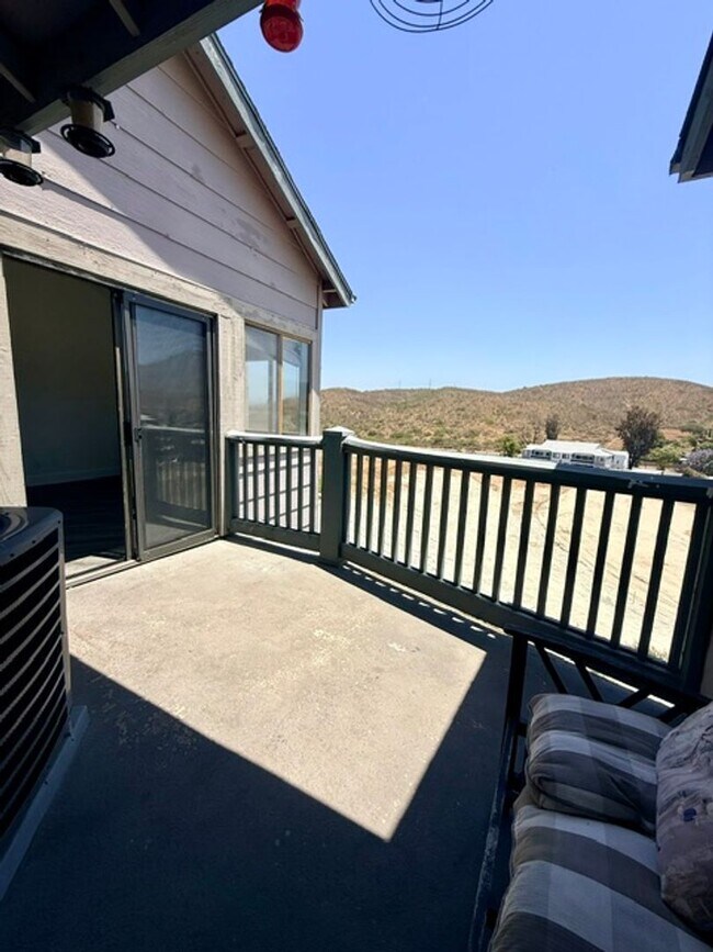 Building Photo - Fully updated condo in Spring Valley/ Rancho San Diego
