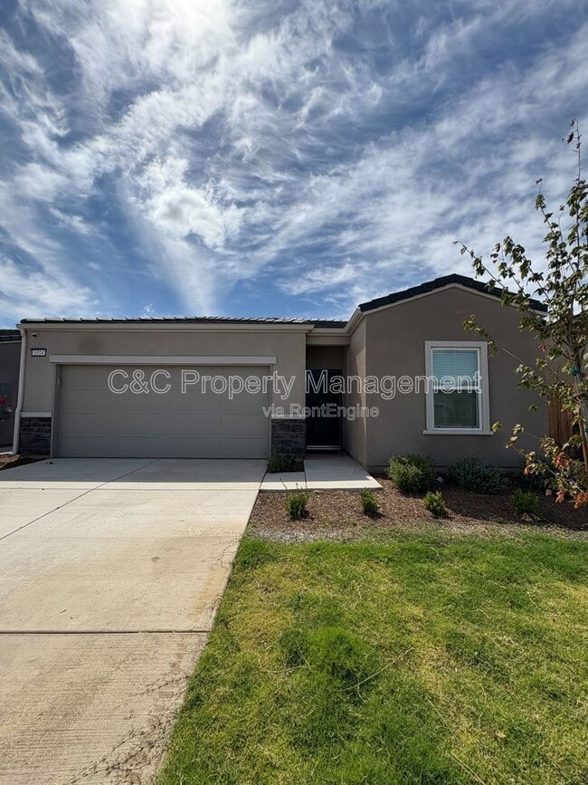 Primary Photo - 1024 Deerhorn Dr W