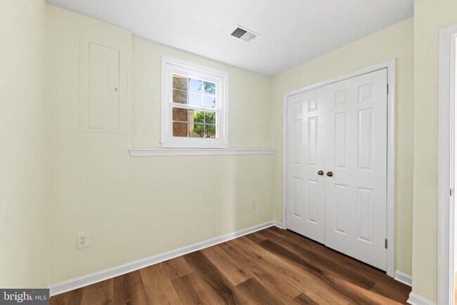 Building Photo - 2615 Chivalry Ct
