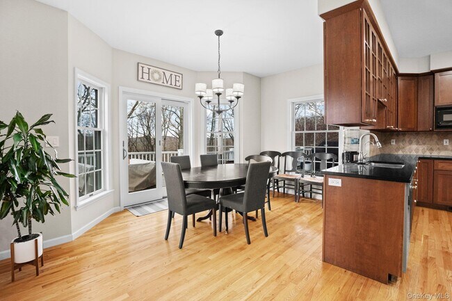 Building Photo - 105 Hardscrabble Lake Dr