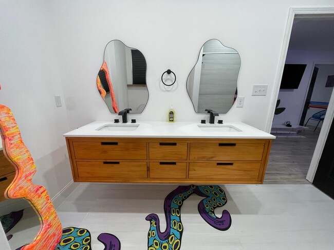 Building Photo - 1726 Vesey Ave