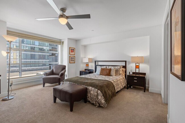 Building Photo - Large Updated SoMa Apartment!