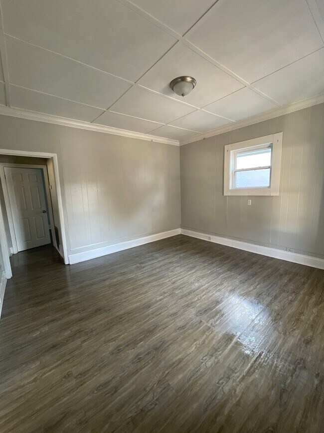 Building Photo - 412 N Hawthorne St