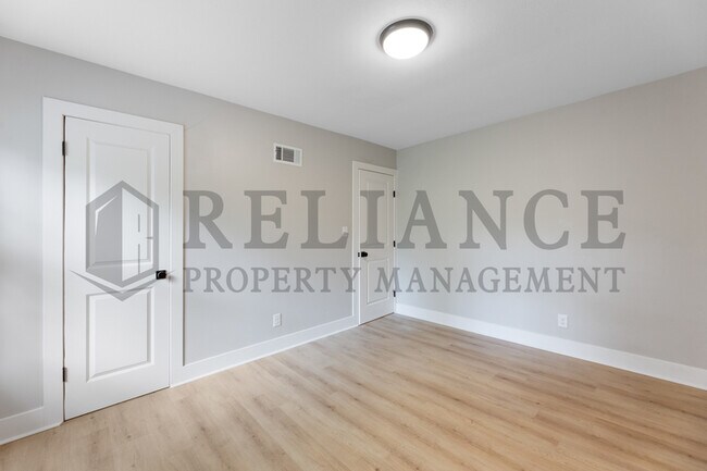 Building Photo - 3236 S Handley St