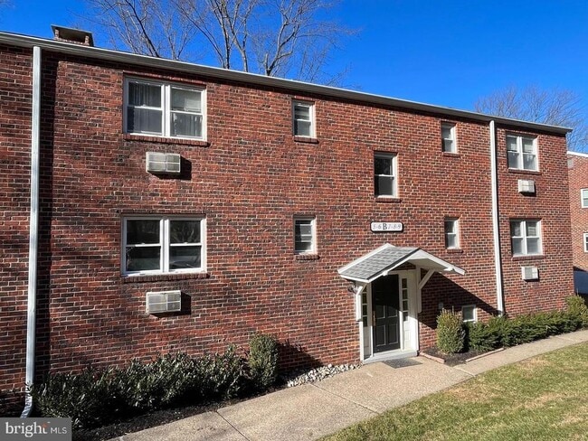 Building Photo - 333 Lacey Ave