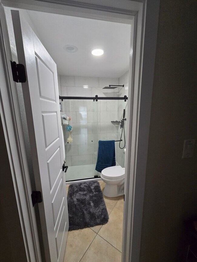 Building Photo - Charming 3BR condo in Austin
