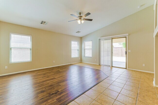 Building Photo - 22227 E Via Del Rancho Rd