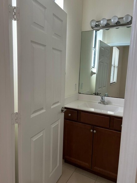 Building Photo - 9332 W 33rd Ln