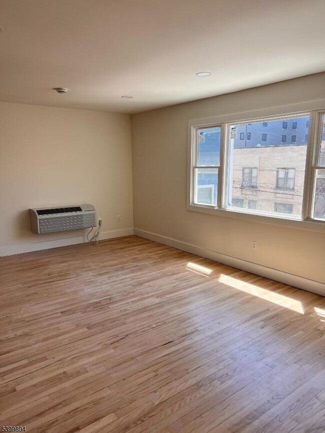 Building Photo - 72 69th St