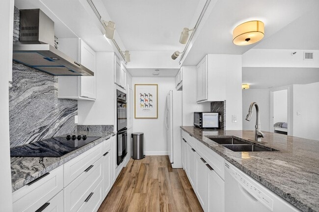 Building Photo - 4000 N Ocean Dr