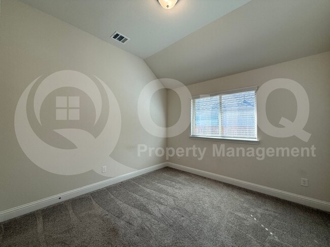 Building Photo - 3906 Greenbrier Dr