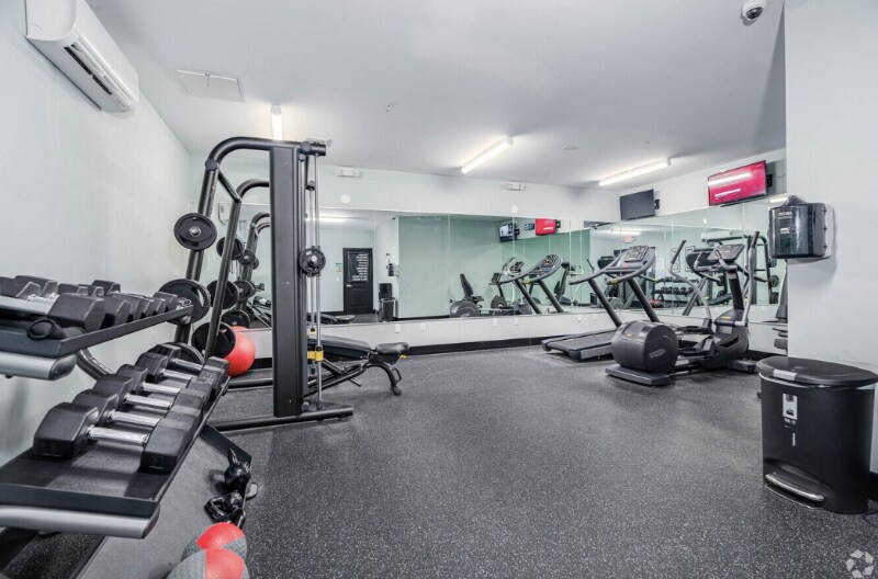 Building Photo - 21 Lakeside Ave