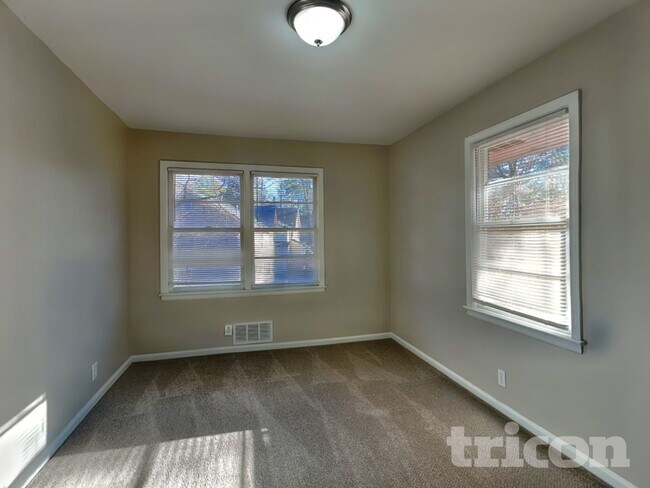 Building Photo - 4930 Sugar Creek Dr