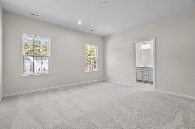 Building Photo - 1509 Newpoint Dr