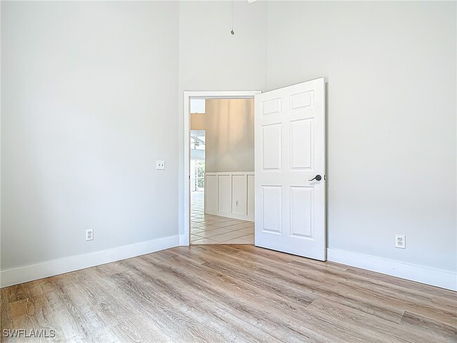 Building Photo - 351 Pindo Palm Dr
