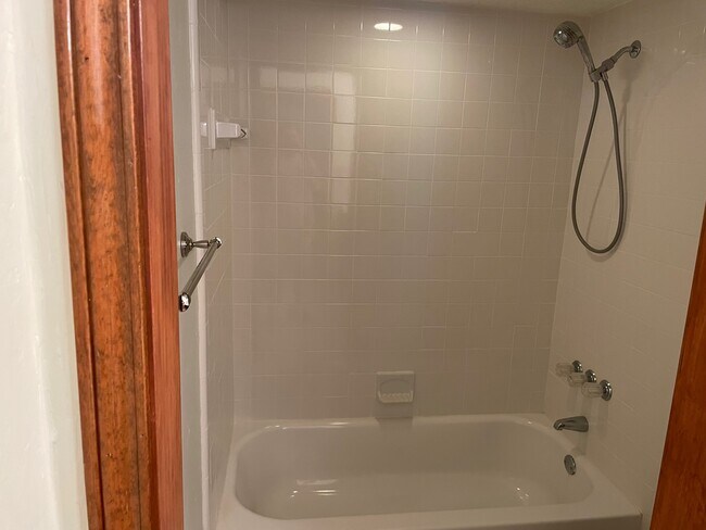 Building Photo - 3016 Jomar Dr