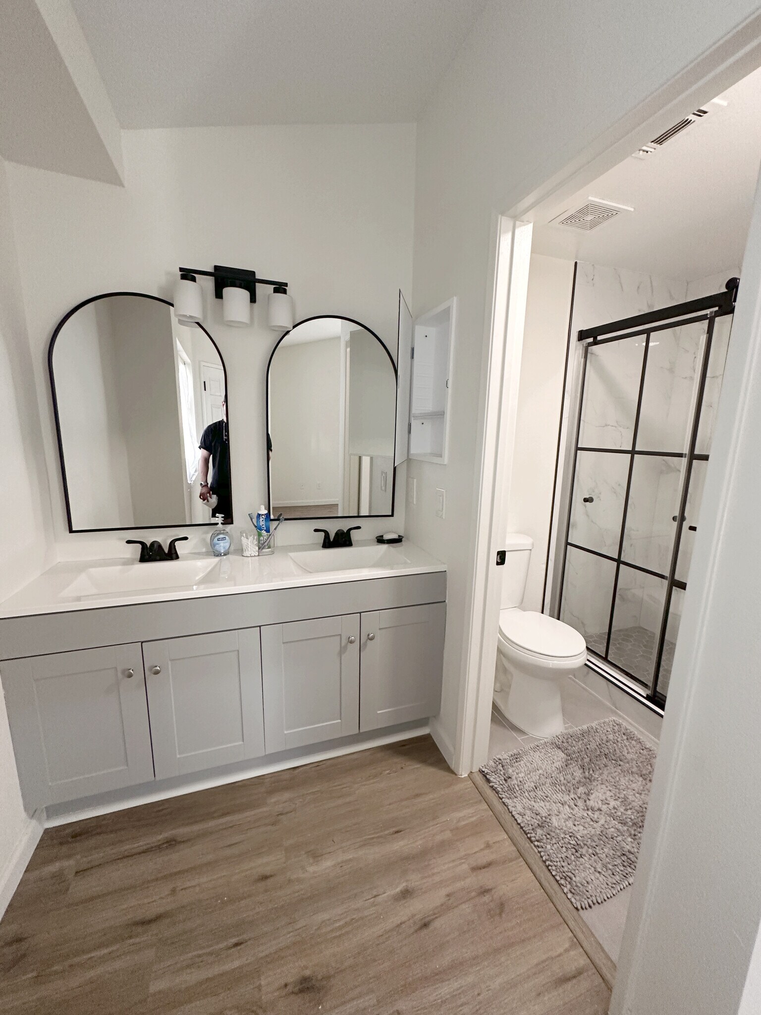 Building Photo - 238 Sunny Halo Ct