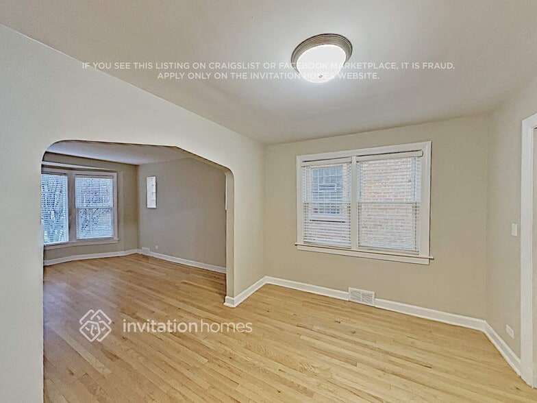 Building Photo - 5049 N Newcastle Ave