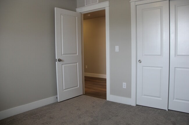 Building Photo - 16555 Senden Ave