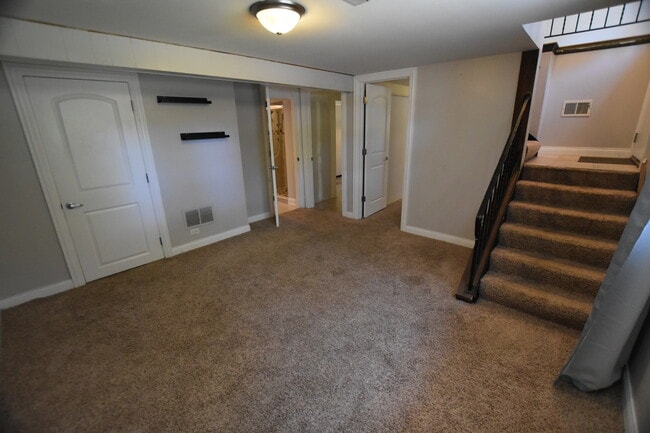 Building Photo - 7852 Sprucewood Ave