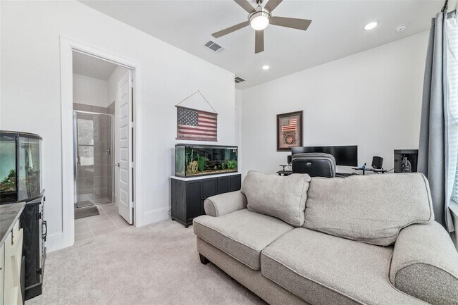 Building Photo - 15646 Audubon Pk Dr