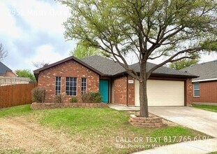 Building Photo - 2952 Milby Oaks Dr