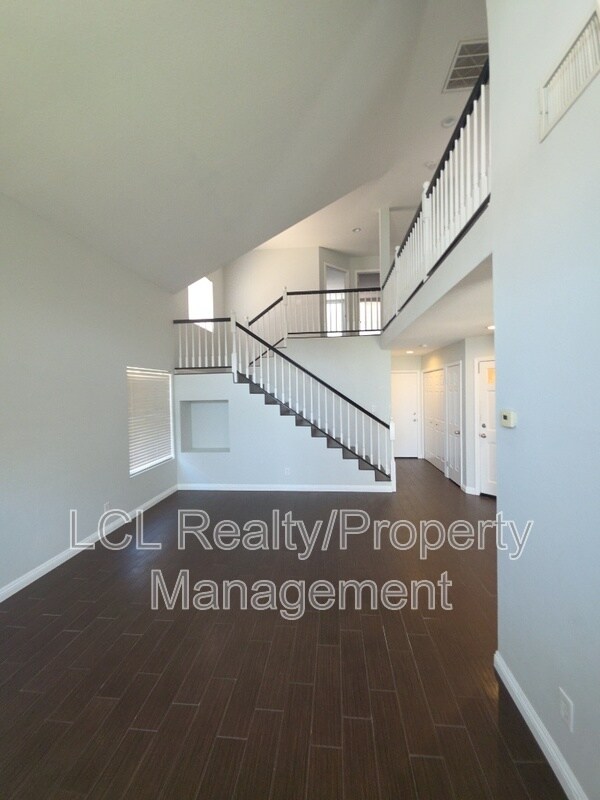 Building Photo - 24099 Golden Pheasant Ln