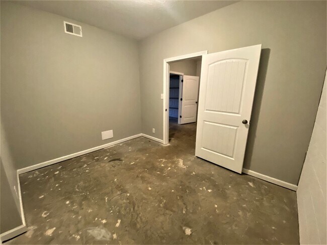 Building Photo - 4 Bedroom Pet Friendly Home For Rent Over ...