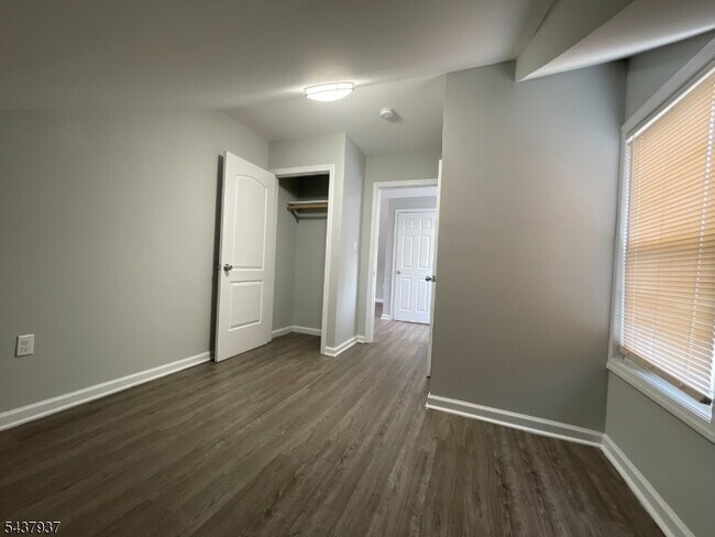 Building Photo - 37 12th Ave