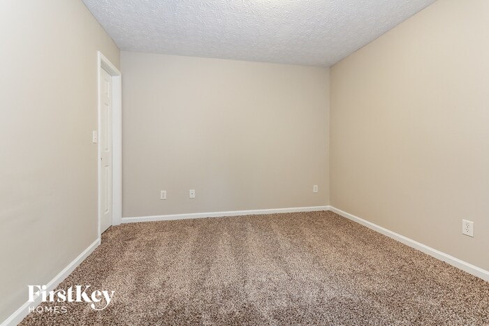 Building Photo - 3401 Southpointe Hill Dr NE